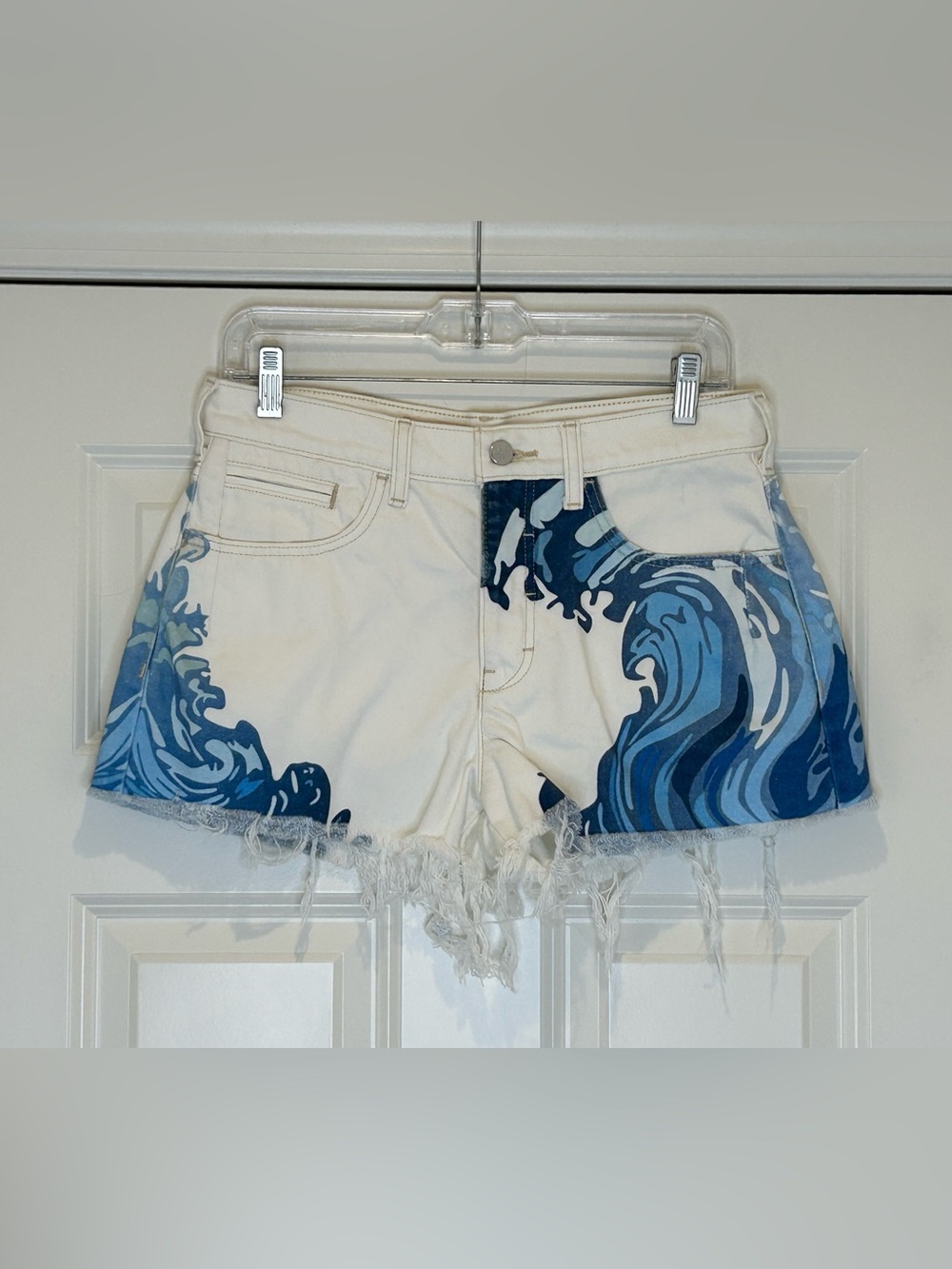 Pilcro The Devon Denim Shorts with Blue Wave Print Size 27 Anthro
